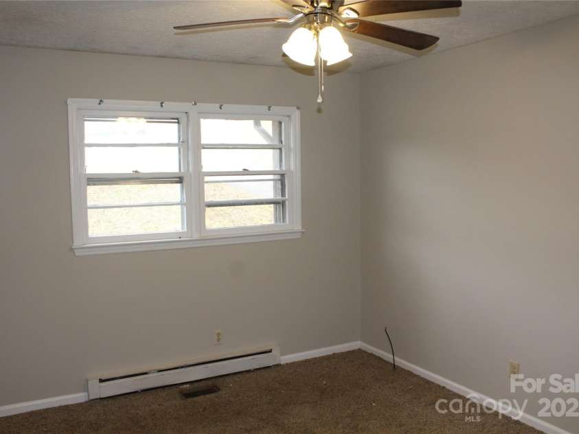 1156 Oak Forest Drive, Morganton, NC 28655.  MLS# CAR4326969, YatesRealty ID 4700. 