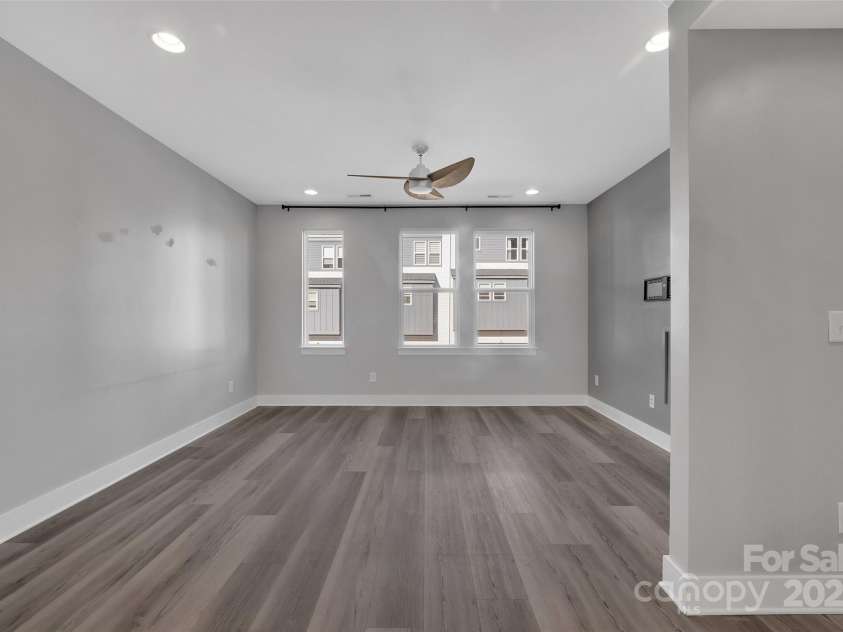 582 West End Drive, Charlotte, NC 28208.  MLS# CAR4202870, YatesRealty ID 4700. Living Room