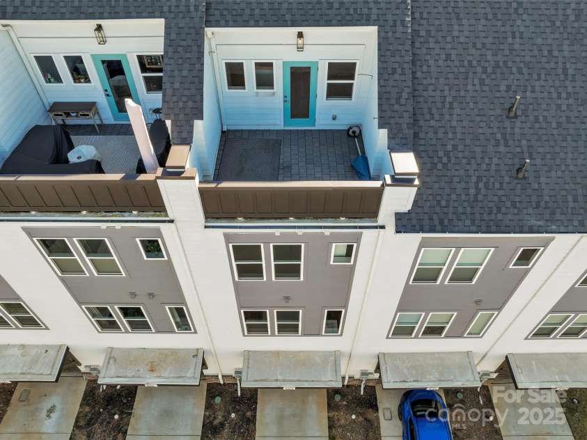 582 West End Drive, Charlotte, NC 28208.  MLS# CAR4202870, YatesRealty ID 4700. Rooftop Terrace