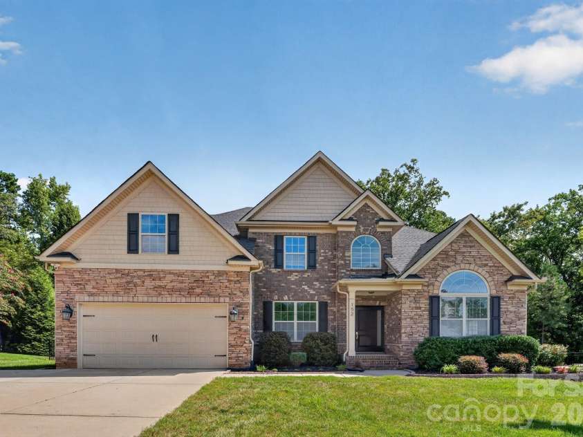 152 Kentmere Lane, Clover, SC 29710.  MLS# CAR4417773, YatesRealty ID 47001. 