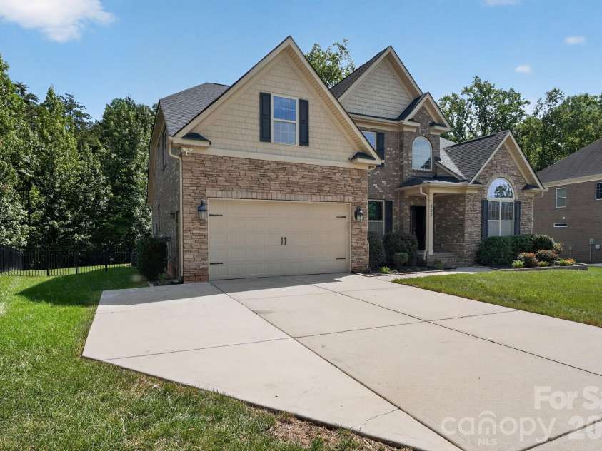 152 Kentmere Lane, Clover, SC 29710.  MLS# CAR4417773, YatesRealty ID 47001. 