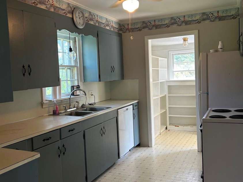 3826 Harris Creek Road, Lawndale, NC 28090.  MLS# CAR4418735, YatesRealty ID 47002. Kitchen