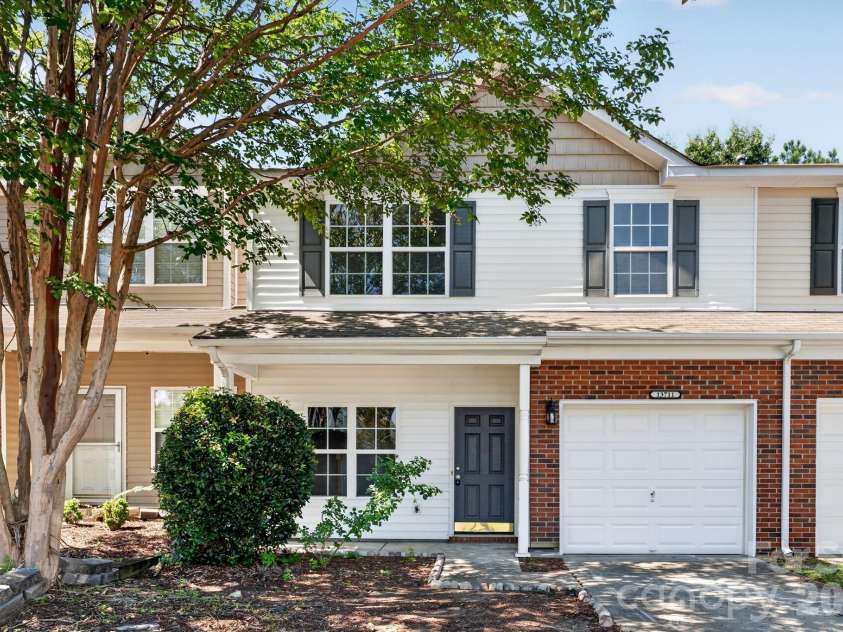 13711 Singleleaf Lane, Charlotte, NC 28278.  MLS# CAR4418599, YatesRealty ID 47003. 