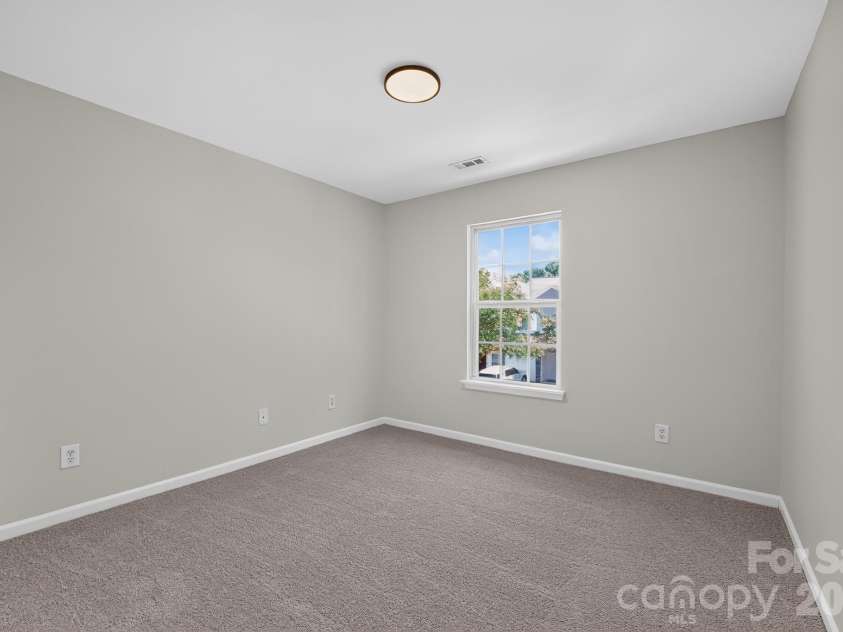 13711 Singleleaf Lane, Charlotte, NC 28278.  MLS# CAR4418599, YatesRealty ID 47003. 