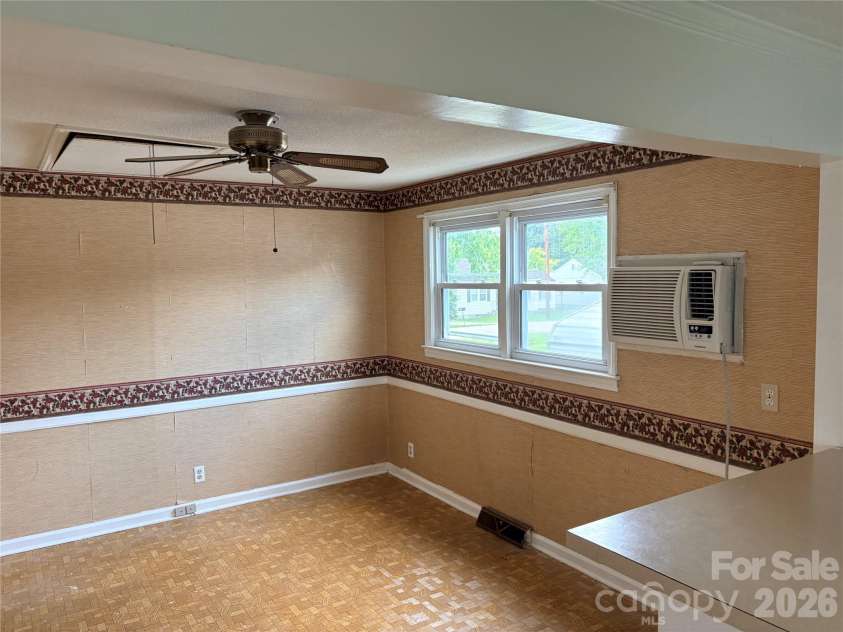 504 Brendale Drive, Chester, SC 29706.  MLS# CAR4418430, YatesRealty ID 47004. Dining Area