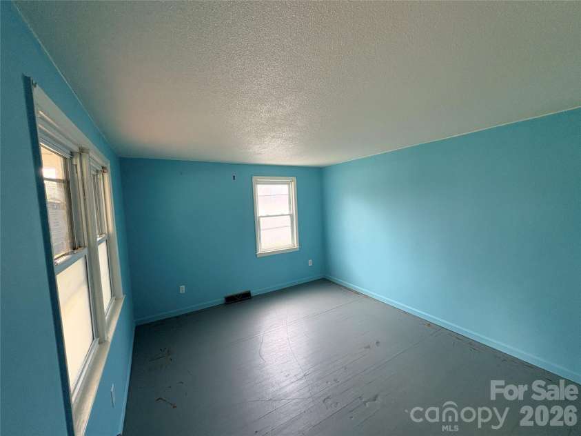 504 Brendale Drive, Chester, SC 29706.  MLS# CAR4418430, YatesRealty ID 47004. Living Rm