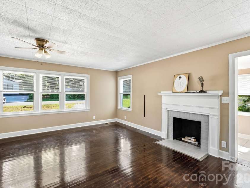 317 4th Avenue, Gastonia, NC 28054.  MLS# CAR4415299, YatesRealty ID 47005. 