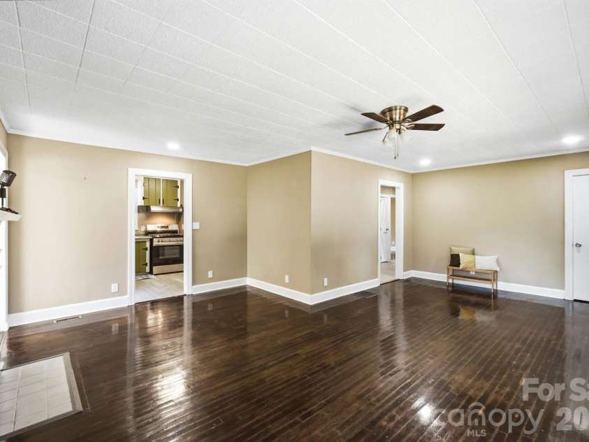 317 4th Avenue, Gastonia, NC 28054.  MLS# CAR4415299, YatesRealty ID 47005. 