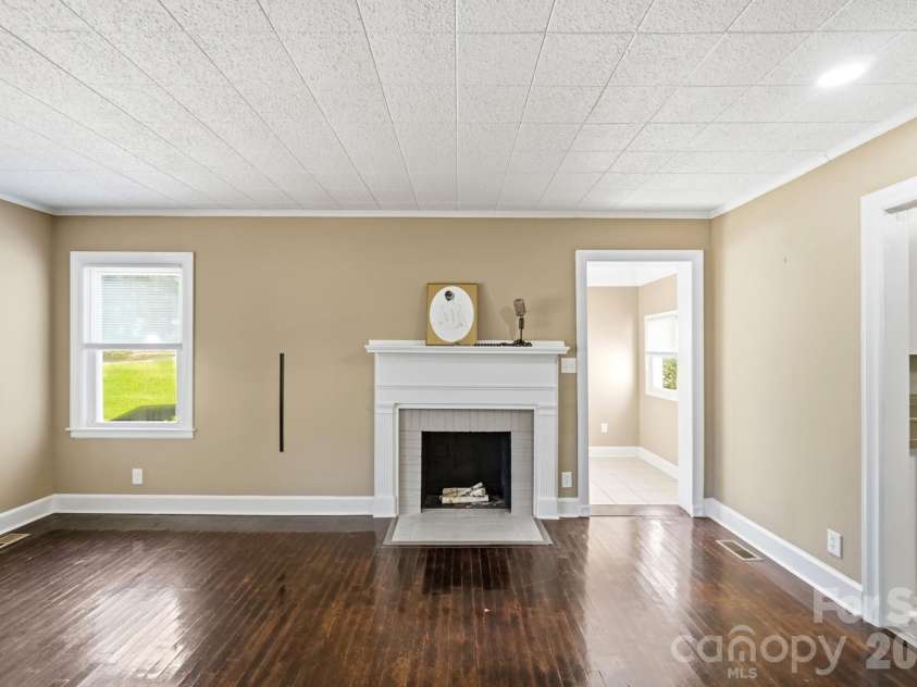 317 4th Avenue, Gastonia, NC 28054.  MLS# CAR4415299, YatesRealty ID 47005. 