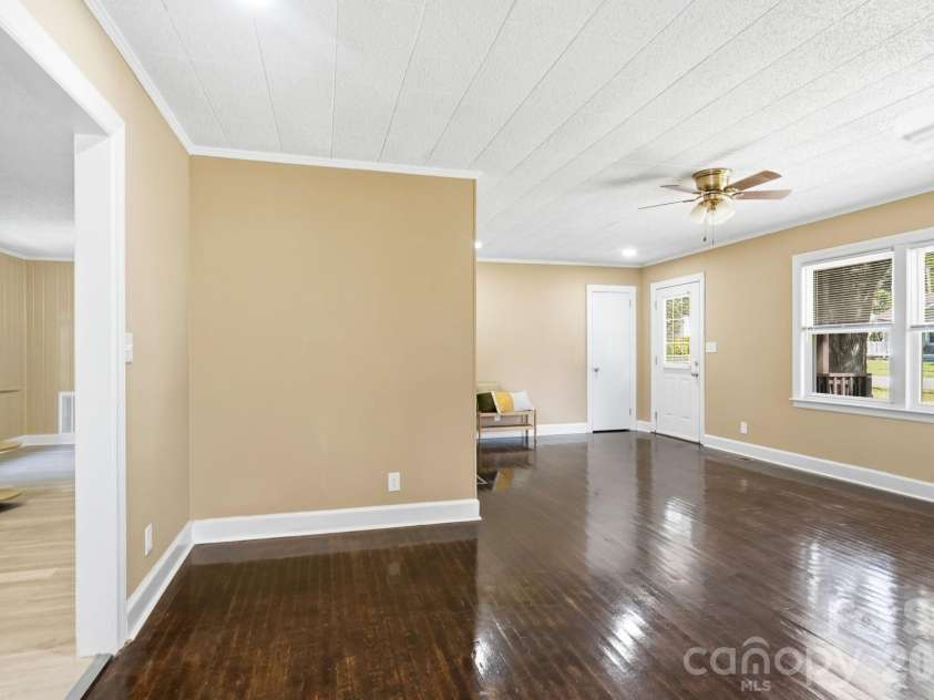 317 4th Avenue, Gastonia, NC 28054.  MLS# CAR4415299, YatesRealty ID 47005. 