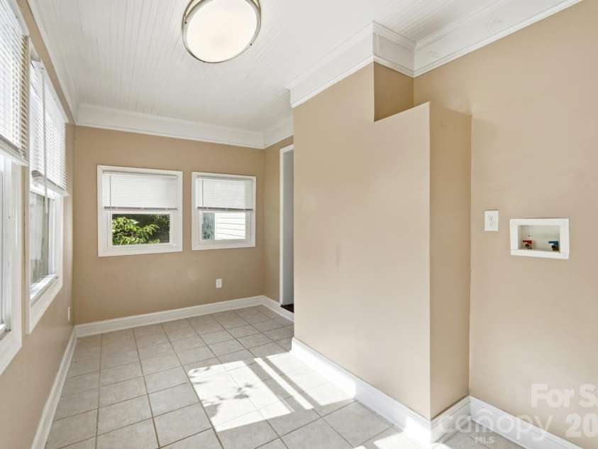 317 4th Avenue, Gastonia, NC 28054.  MLS# CAR4415299, YatesRealty ID 47005. Laundry Room/ Drop zone