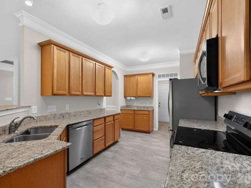 126 Tannin Way, Lexington, NC 27295.  MLS# CAR4418631, YatesRealty ID 47007. 