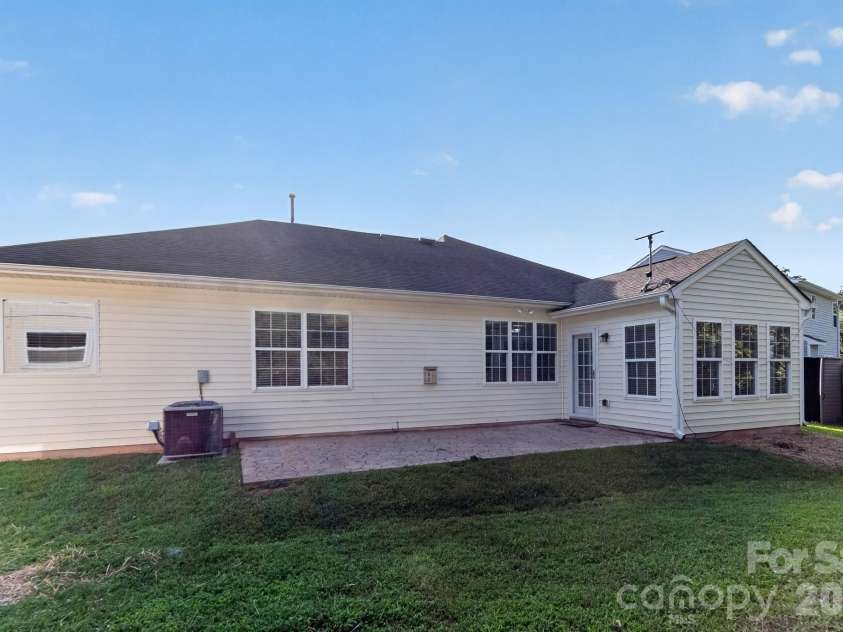 126 Tannin Way, Lexington, NC 27295.  MLS# CAR4418631, YatesRealty ID 47007. 