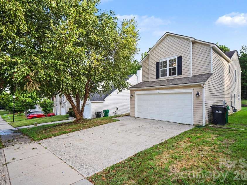 10220 Seedling Lane, Charlotte, NC 28214.  MLS# CAR4414676, YatesRealty ID 47009. 