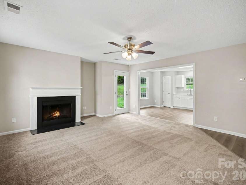 10220 Seedling Lane, Charlotte, NC 28214.  MLS# CAR4414676, YatesRealty ID 47009. 