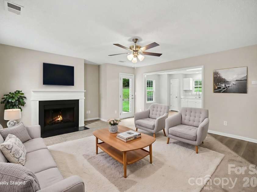 10220 Seedling Lane, Charlotte, NC 28214.  MLS# CAR4414676, YatesRealty ID 47009. 