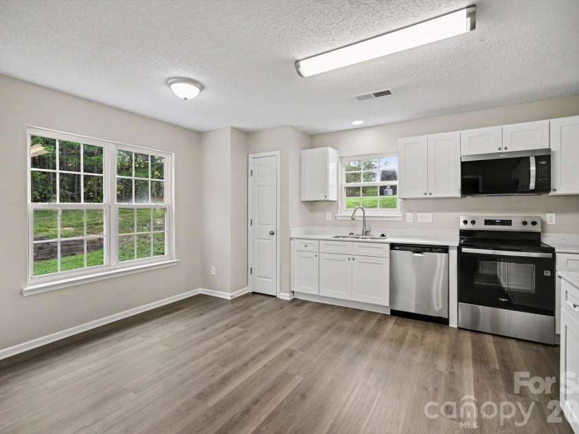 10220 Seedling Lane, Charlotte, NC 28214.  MLS# CAR4414676, YatesRealty ID 47009. 