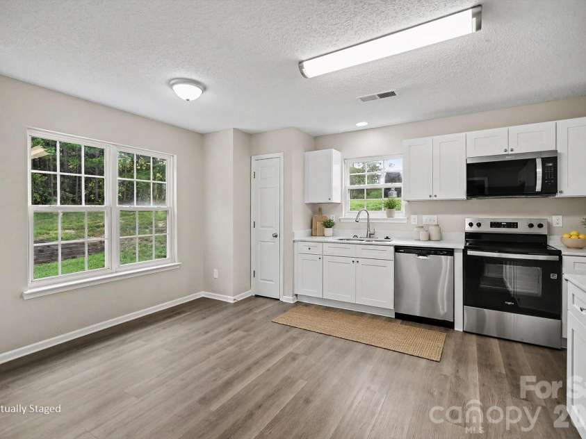 10220 Seedling Lane, Charlotte, NC 28214.  MLS# CAR4414676, YatesRealty ID 47009. 