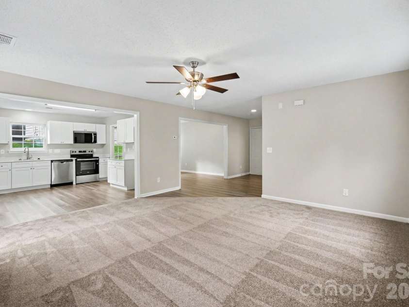 10220 Seedling Lane, Charlotte, NC 28214.  MLS# CAR4414676, YatesRealty ID 47009. 