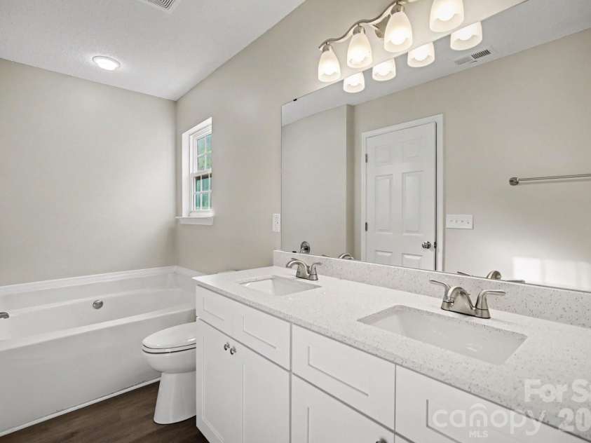 10220 Seedling Lane, Charlotte, NC 28214.  MLS# CAR4414676, YatesRealty ID 47009. 
