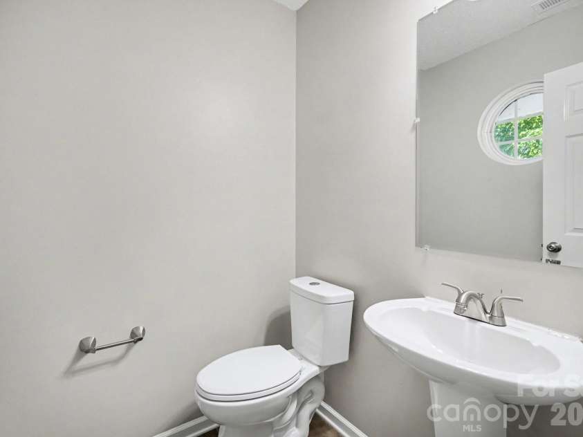 10220 Seedling Lane, Charlotte, NC 28214.  MLS# CAR4414676, YatesRealty ID 47009. 