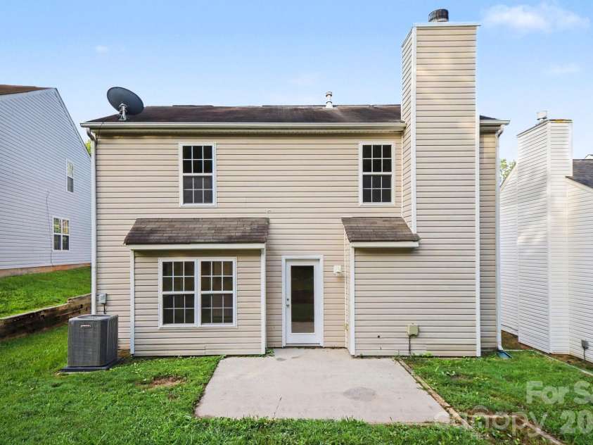 10220 Seedling Lane, Charlotte, NC 28214.  MLS# CAR4414676, YatesRealty ID 47009. 