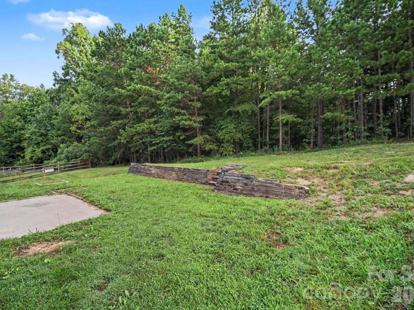 10220 Seedling Lane, Charlotte, NC 28214.  MLS# CAR4414676, YatesRealty ID 47009. 