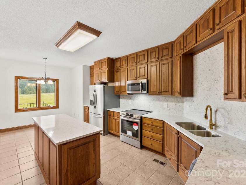 2510 Burton Estates Lane, Lincolnton, NC 28092.  MLS# CAR4289480, YatesRealty ID 4701. 