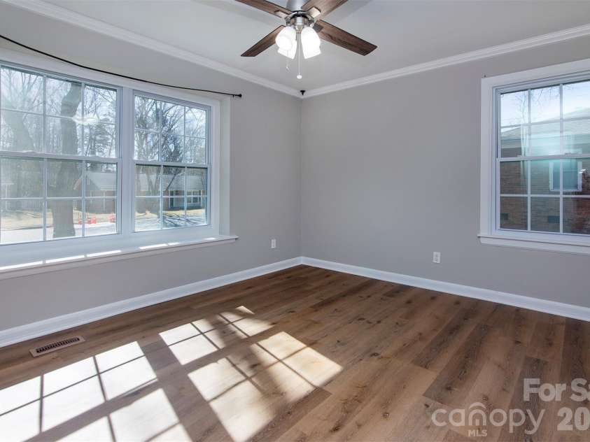 6515 Farmway Place, Charlotte, NC 28215.  MLS# CAR4345993, YatesRealty ID 4701. 