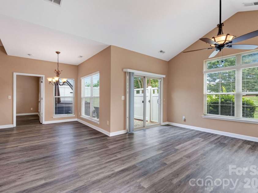 4745 Polo Gate Boulevard, Charlotte, NC 28216.  MLS# CAR4418374, YatesRealty ID 47010. 