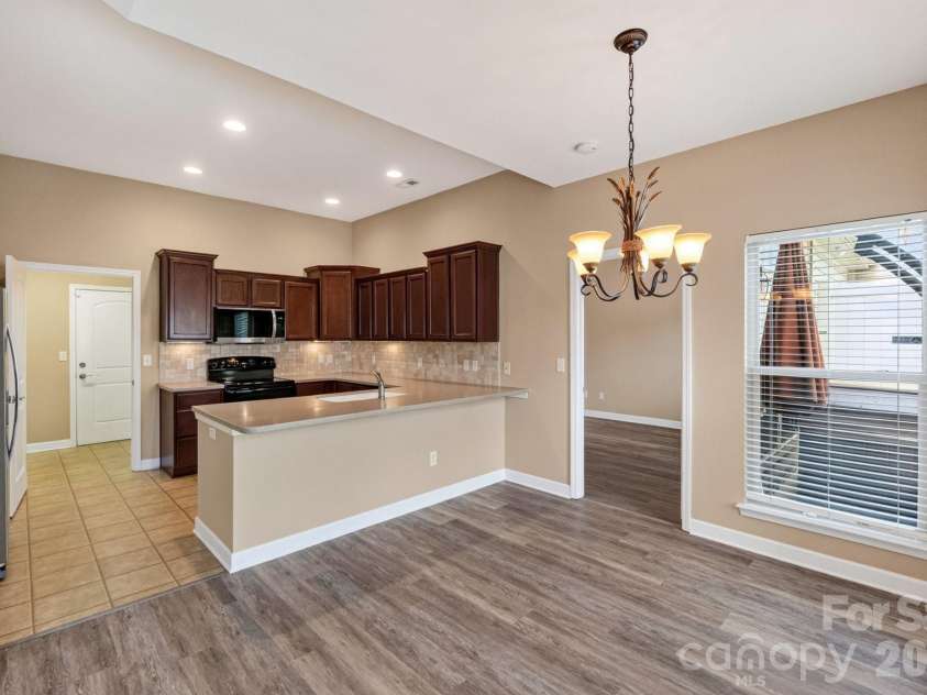 4745 Polo Gate Boulevard, Charlotte, NC 28216.  MLS# CAR4418374, YatesRealty ID 47010. 