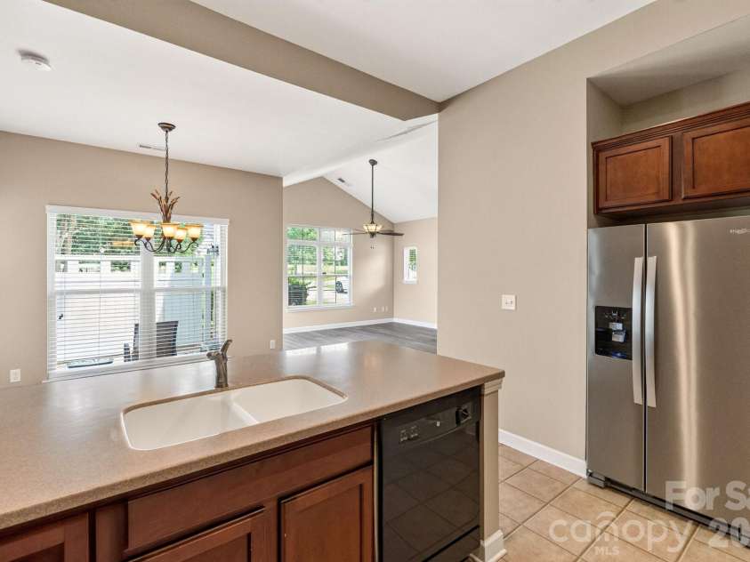 4745 Polo Gate Boulevard, Charlotte, NC 28216.  MLS# CAR4418374, YatesRealty ID 47010. 