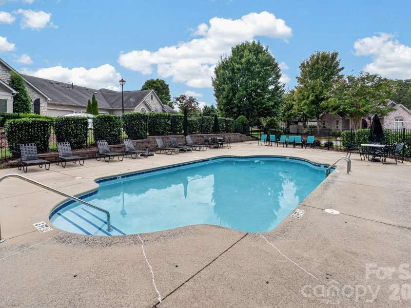 4745 Polo Gate Boulevard, Charlotte, NC 28216.  MLS# CAR4418374, YatesRealty ID 47010. Community Pool