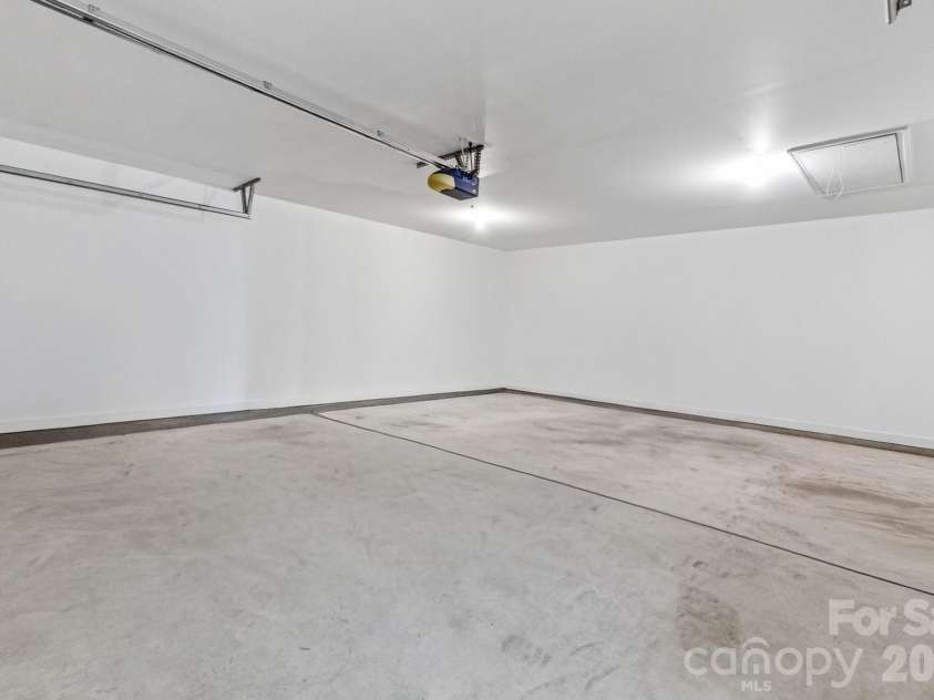 4745 Polo Gate Boulevard, Charlotte, NC 28216.  MLS# CAR4418374, YatesRealty ID 47010. Garage