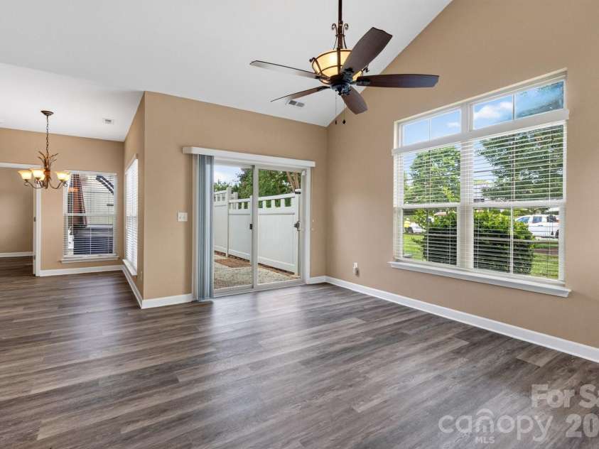 4745 Polo Gate Boulevard, Charlotte, NC 28216.  MLS# CAR4418374, YatesRealty ID 47010. Living Room