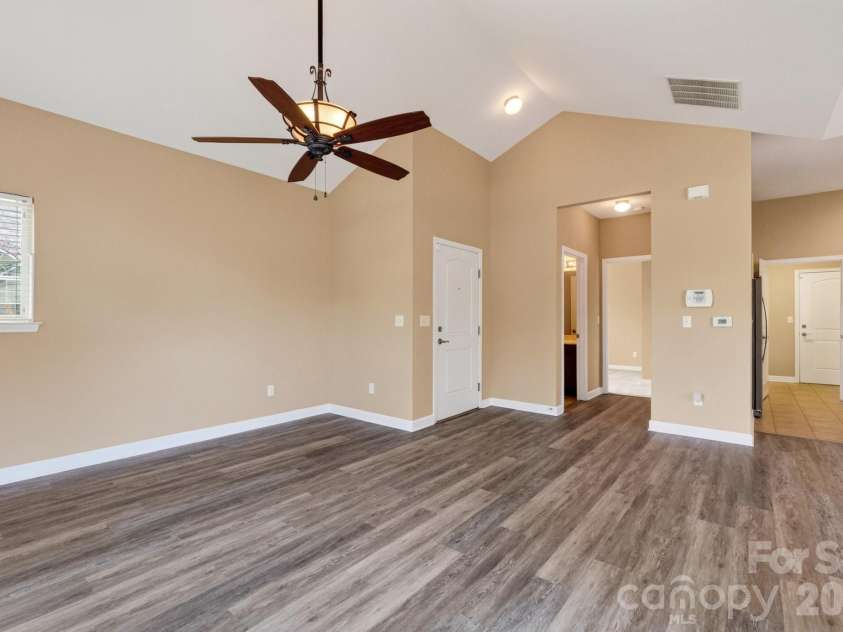 4745 Polo Gate Boulevard, Charlotte, NC 28216.  MLS# CAR4418374, YatesRealty ID 47010. Living Room