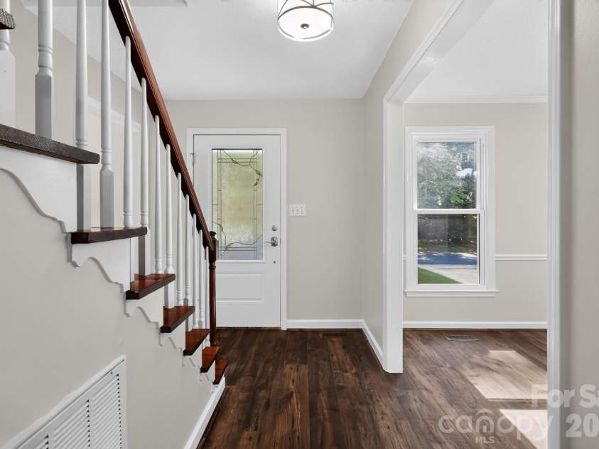 1424 Laughridge Drive, Cary, NC 27511.  MLS# CAR4418664, YatesRealty ID 47011. 
