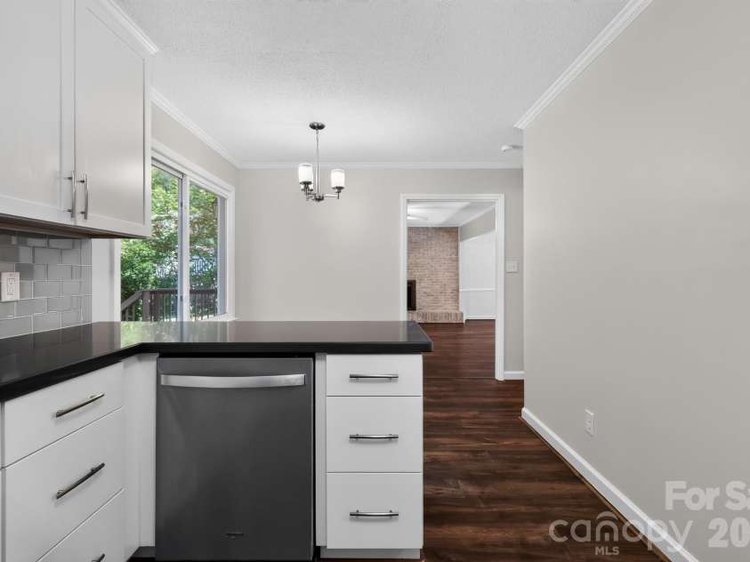 1424 Laughridge Drive, Cary, NC 27511.  MLS# CAR4418664, YatesRealty ID 47011. 