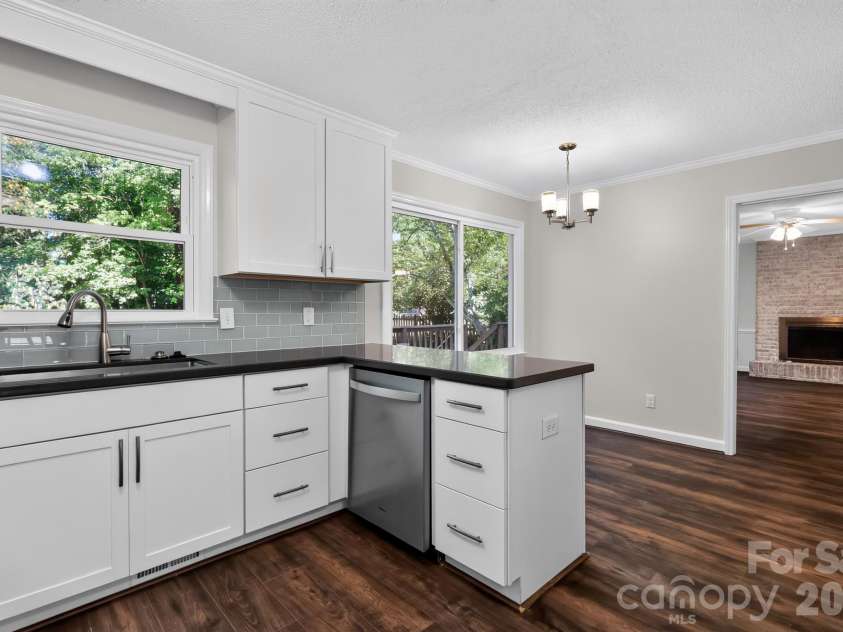 1424 Laughridge Drive, Cary, NC 27511.  MLS# CAR4418664, YatesRealty ID 47011. 