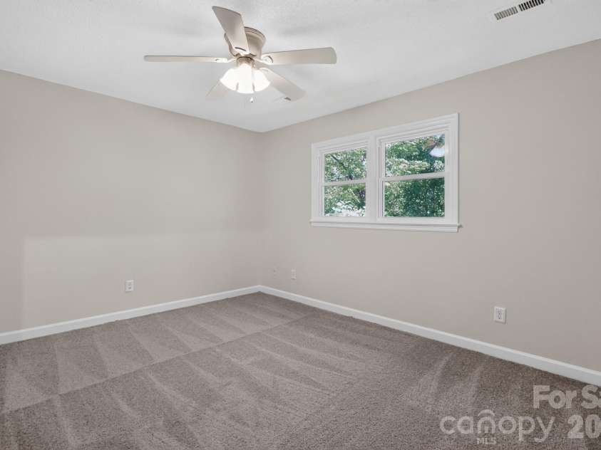 1424 Laughridge Drive, Cary, NC 27511.  MLS# CAR4418664, YatesRealty ID 47011. 