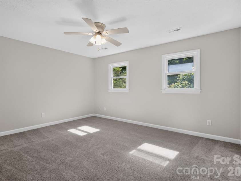 1424 Laughridge Drive, Cary, NC 27511.  MLS# CAR4418664, YatesRealty ID 47011. 