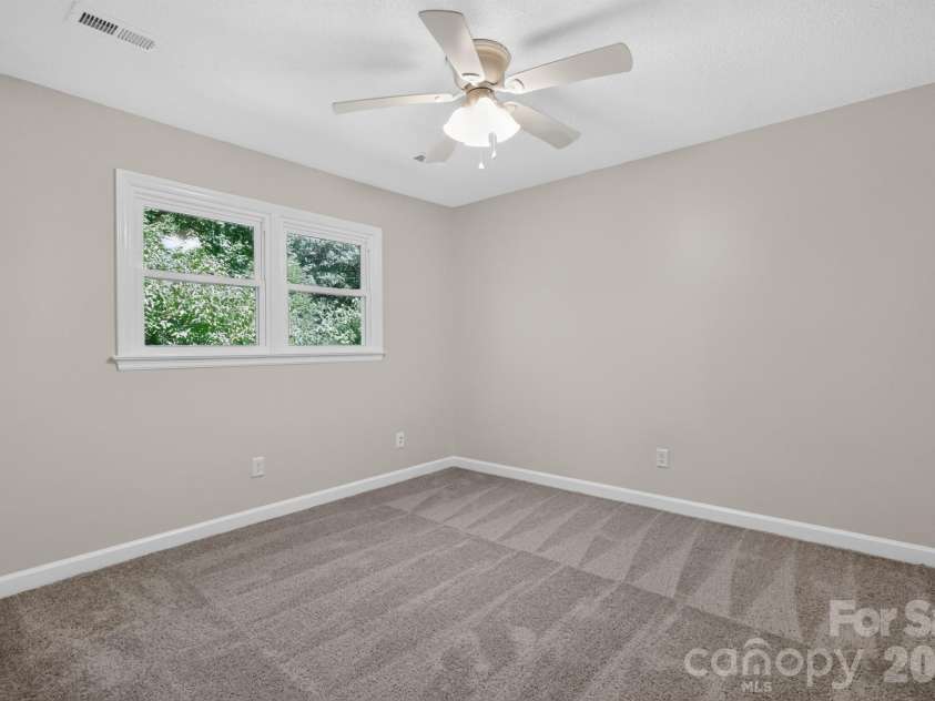 1424 Laughridge Drive, Cary, NC 27511.  MLS# CAR4418664, YatesRealty ID 47011. 