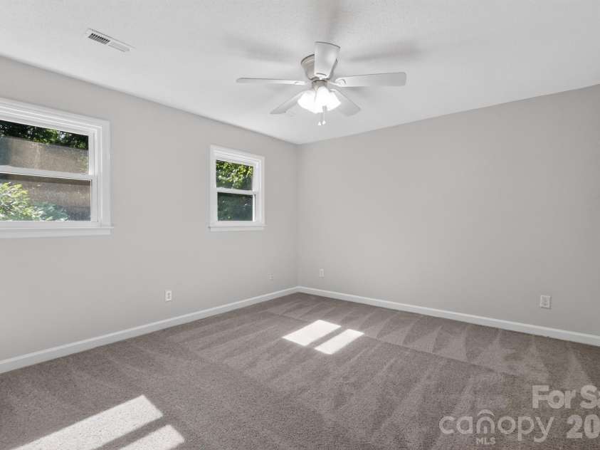 1424 Laughridge Drive, Cary, NC 27511.  MLS# CAR4418664, YatesRealty ID 47011. 
