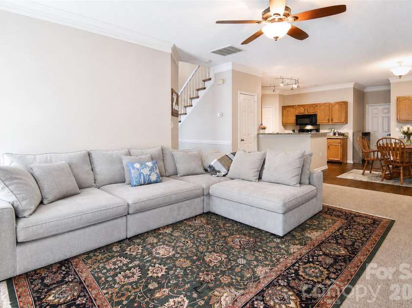 3837 Beauvista Drive, Charlotte, NC 28269.  MLS# CAR4418760, YatesRealty ID 47012. 