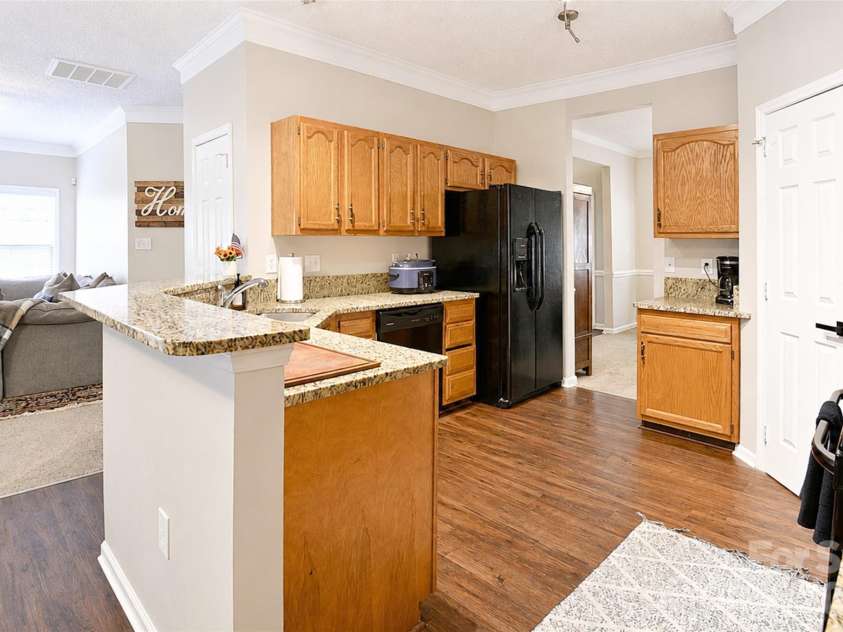 3837 Beauvista Drive, Charlotte, NC 28269.  MLS# CAR4418760, YatesRealty ID 47012. 