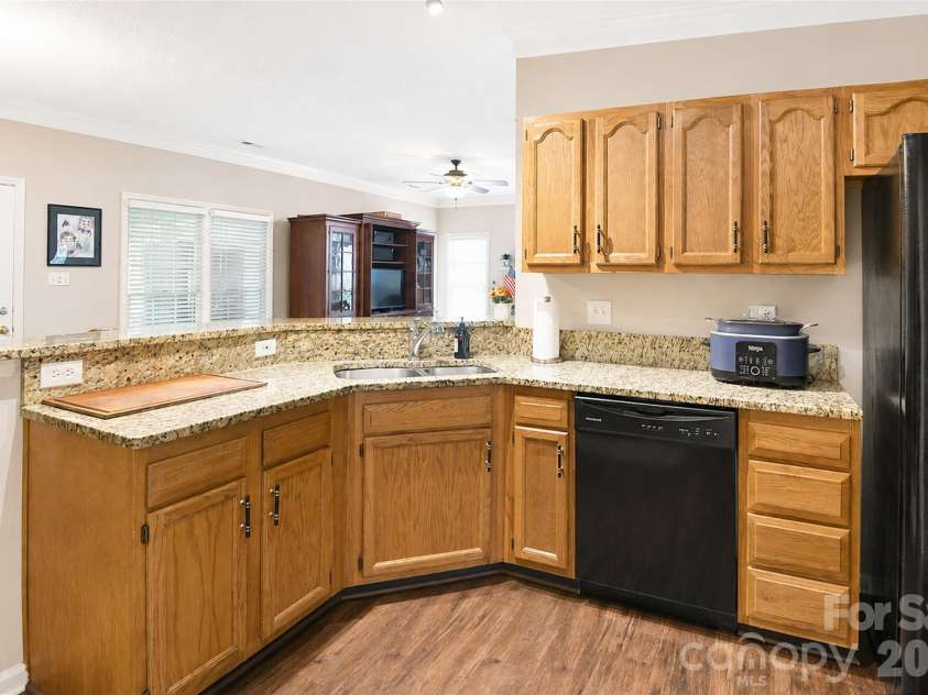 3837 Beauvista Drive, Charlotte, NC 28269.  MLS# CAR4418760, YatesRealty ID 47012. 