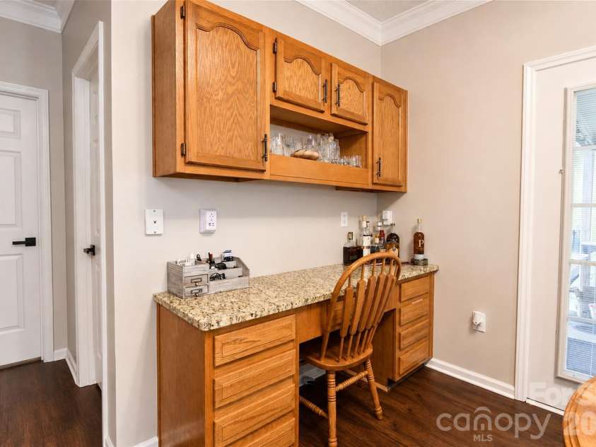 3837 Beauvista Drive, Charlotte, NC 28269.  MLS# CAR4418760, YatesRealty ID 47012. 