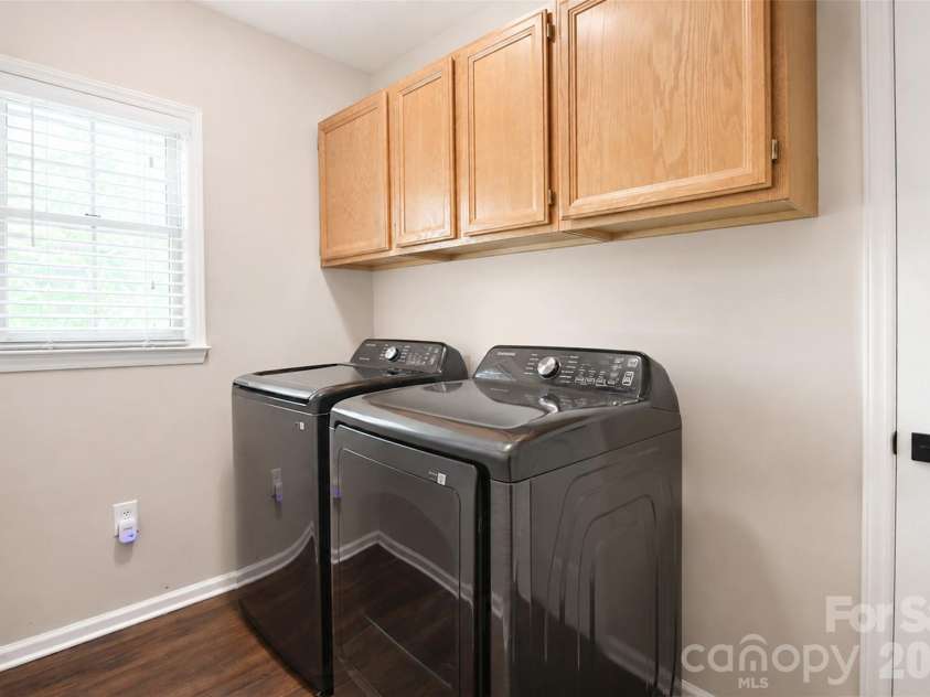 3837 Beauvista Drive, Charlotte, NC 28269.  MLS# CAR4418760, YatesRealty ID 47012. 