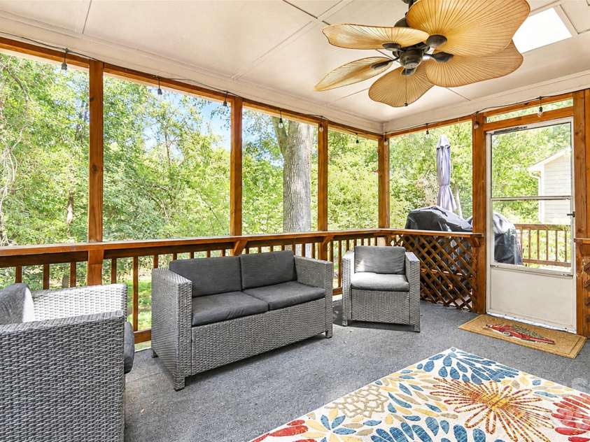 3837 Beauvista Drive, Charlotte, NC 28269.  MLS# CAR4418760, YatesRealty ID 47012. 