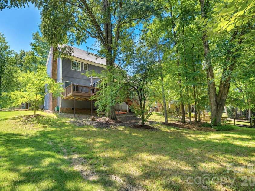 3837 Beauvista Drive, Charlotte, NC 28269.  MLS# CAR4418760, YatesRealty ID 47012. 
